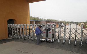 供應大興區維修伸縮門 控制器檢測裝置-金屬門|門|建筑、建材–光波網